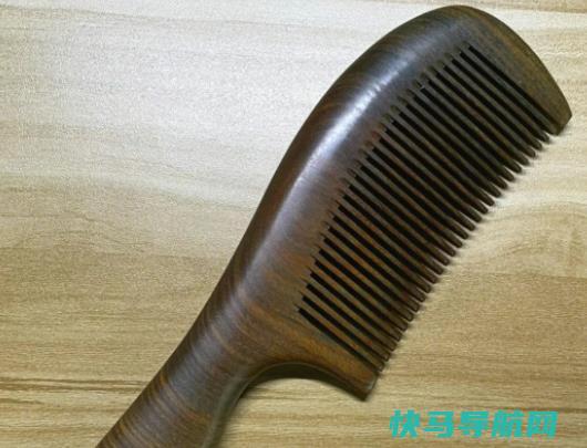 檀木梳子代表什么？檀木梳子怎么梳头好