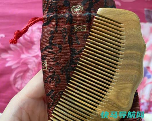 檀木梳子代表什么？檀木梳子怎么梳头好
